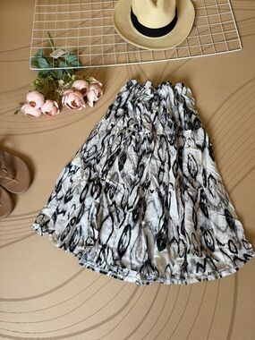 Express Black & White Patterned Circle Skirt